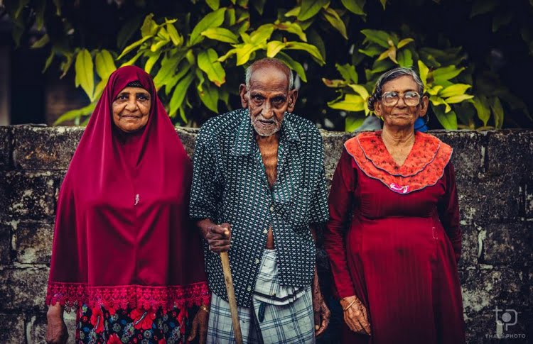 Disco Alibe with daughters Siththi and Fathima