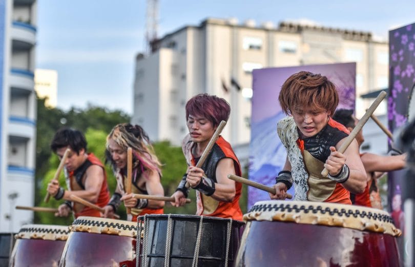 Members of SAI, a Japanese traditional drum group, pictured during their concert at the Republic Square, Male, on October 16, 2017. PHOTO: HUSSAIN WAHEED/MIHAARU