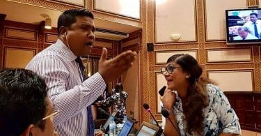 Hoarafushi MP Mohamed Ismail (L) speaking at Tuesday's parliament sitting with Machangoalhi-North MP Mariya Didi (R) speaking over him --