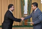 President Yameen (R) presents the letter of appointment to the new Maldivian Ambassador to Sri Lanka, Mohamed Hussain Shareef. PHOTO/PRESIDENT'S OFFICE