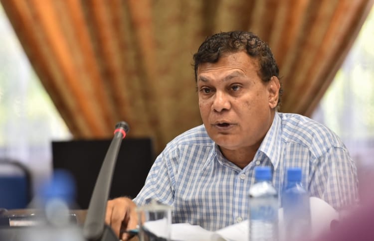 Maradhoo MP Ibrahim Shareef of MDP speaks at parliamentary budget review committee meeting. PHOTO: HUSSAIN WAHEED/MIHAARU