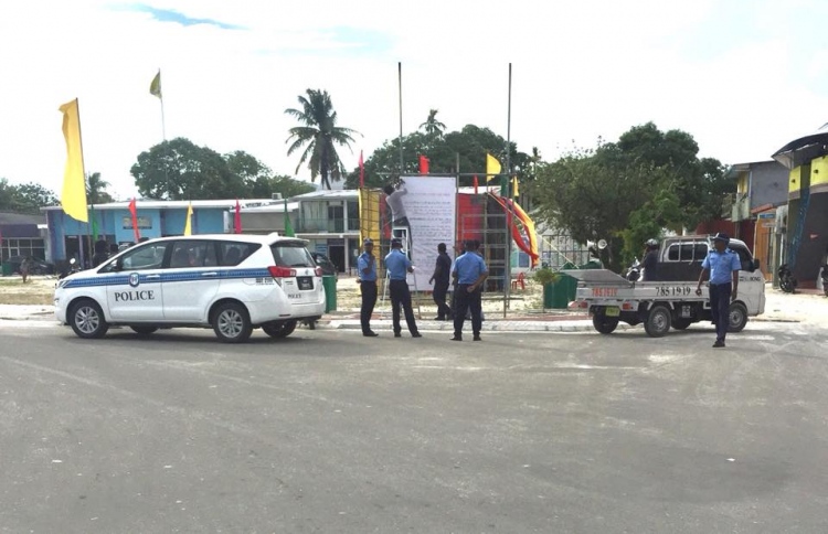 Police in thinadhoo