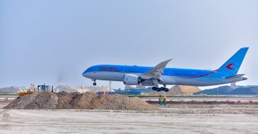 A Neos airliner from Italy lands at VIA on January 9, 2018. PHOTO: NISHAN ALI/MIIHAARU