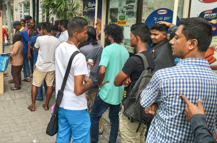 Queue outside tobacco shop