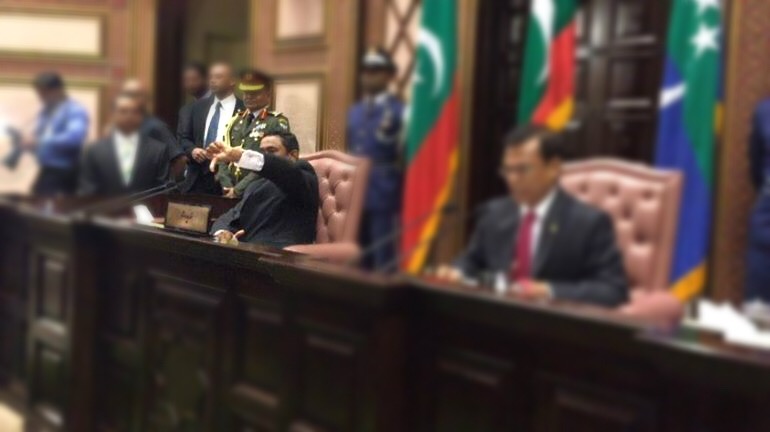 Yameen thumbs down at Parliament