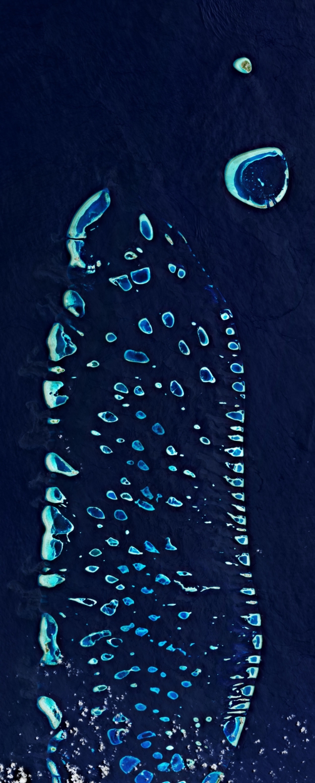 esa_earth_from_space_Ari_Atoll_Maldives_070320_625